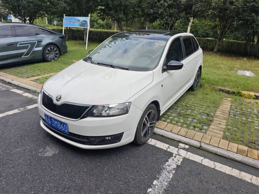 Skoda Skoda Rapid Spaceback 2014 Xindong 1.6 Enjoy Edition used car for export from China