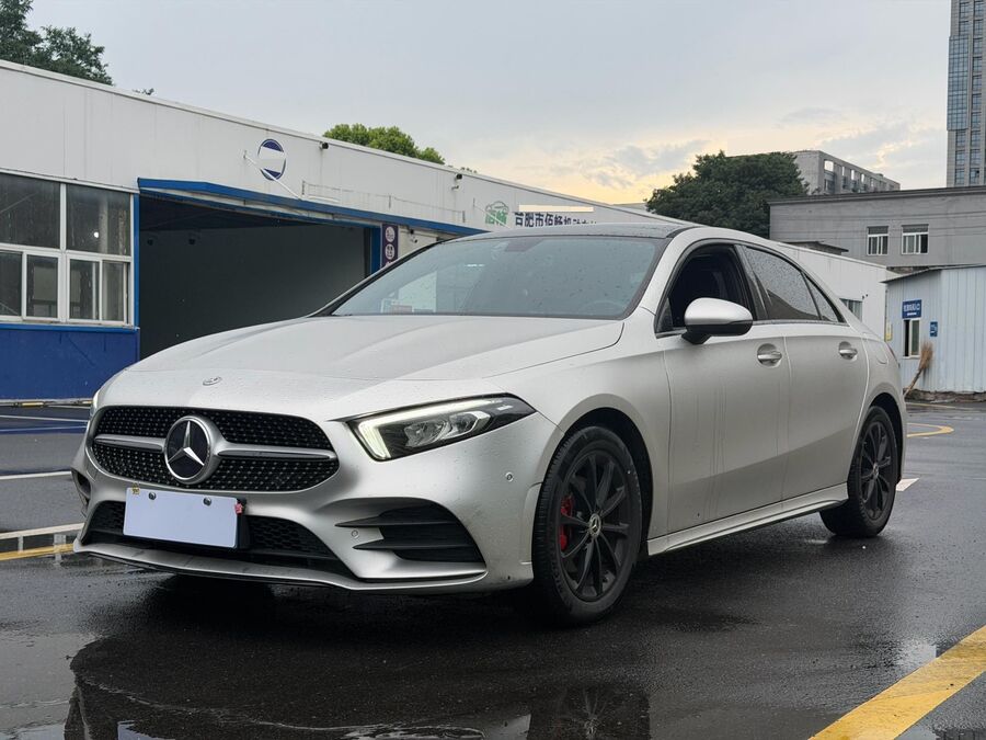 Mercedes Mercedes-Benz A-Class 2020 A 200 L 1.3T Fashion (facelift) used car for export from China