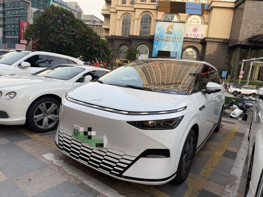 Xpeng XPENG 2024 X9 610 Long Range Pro used car for export from China