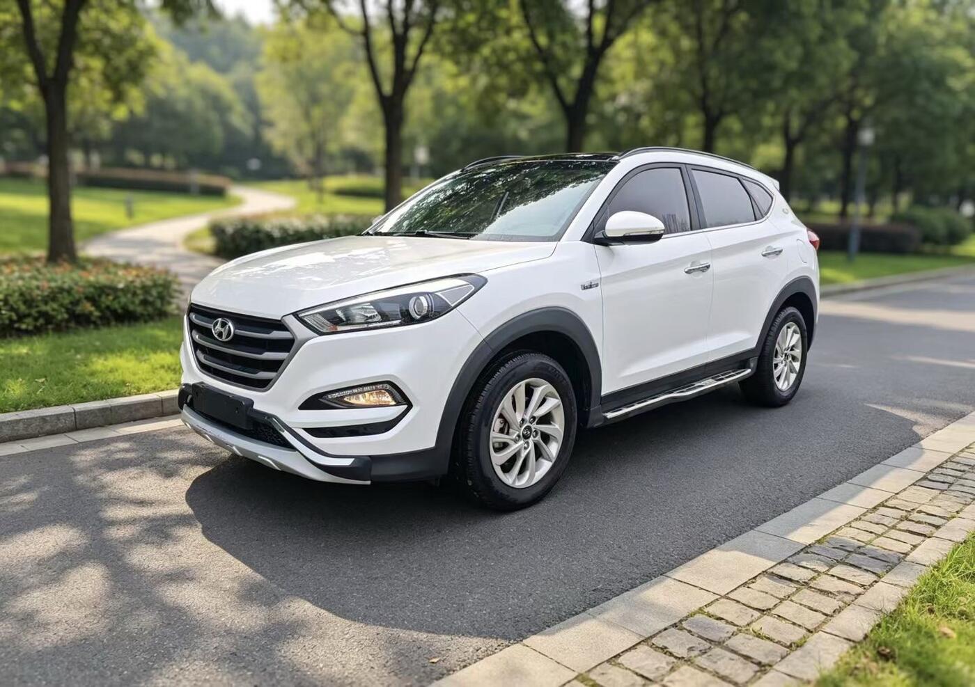 Hyundai 2015 Tucson 1.6T GLS Front-Wheel-Drive Smart Model