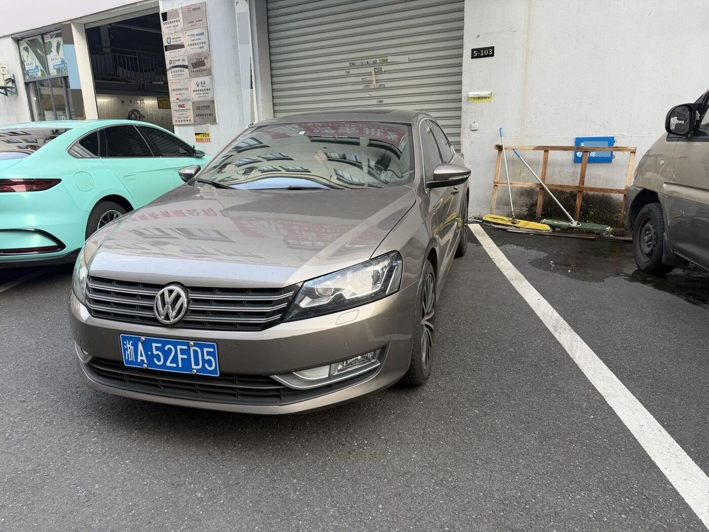 Volkswagen 2011 Passat 1.8TSI Royal Edition