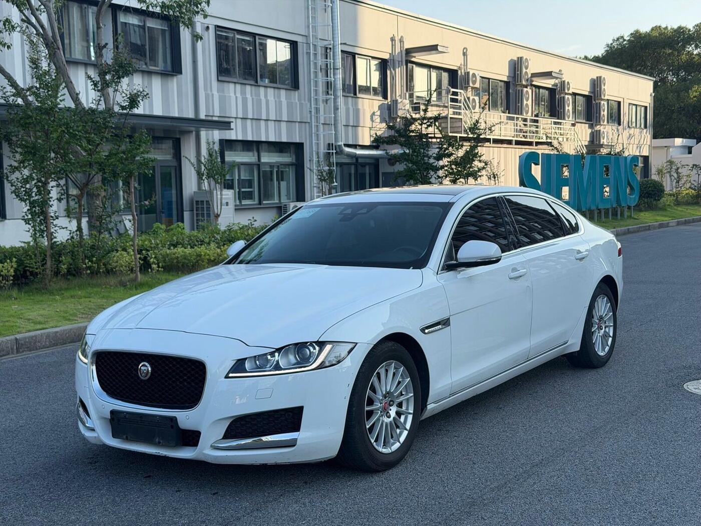 Jaguar 2017 XFL 2.0T 200 PS Elite Version