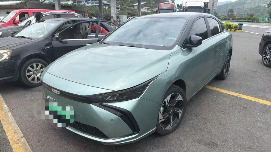 Geely Geometry 2022 Geely Geometry G6 620 New Fun Version used car for export from China