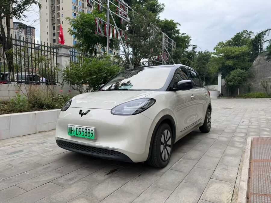 Wuling Wuling Bingo 2023 Bingguo 203km Comfort Edition used car for export from China