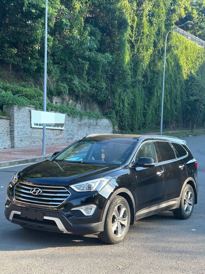 Hyundai Hyundai Grand Santa Fe (Imported) 2013 Great Wall Hover 2.2T 4x4 Comfort 7-Seater used car for export from China