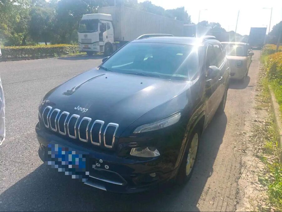 Jeep Jeep Cherokee 2017 Freeland 2.4 Professional Edition Smart Package used car for export from China