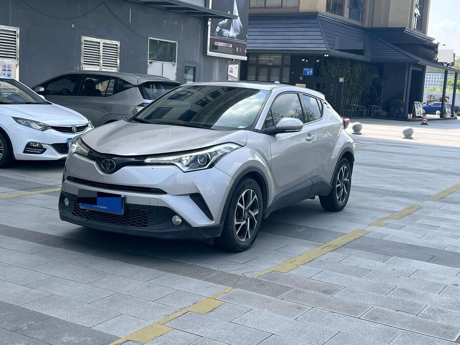 Toyota Toyota 2018 C-HR 2.0 CVT Advanced Sunroof Edition used car for export from China