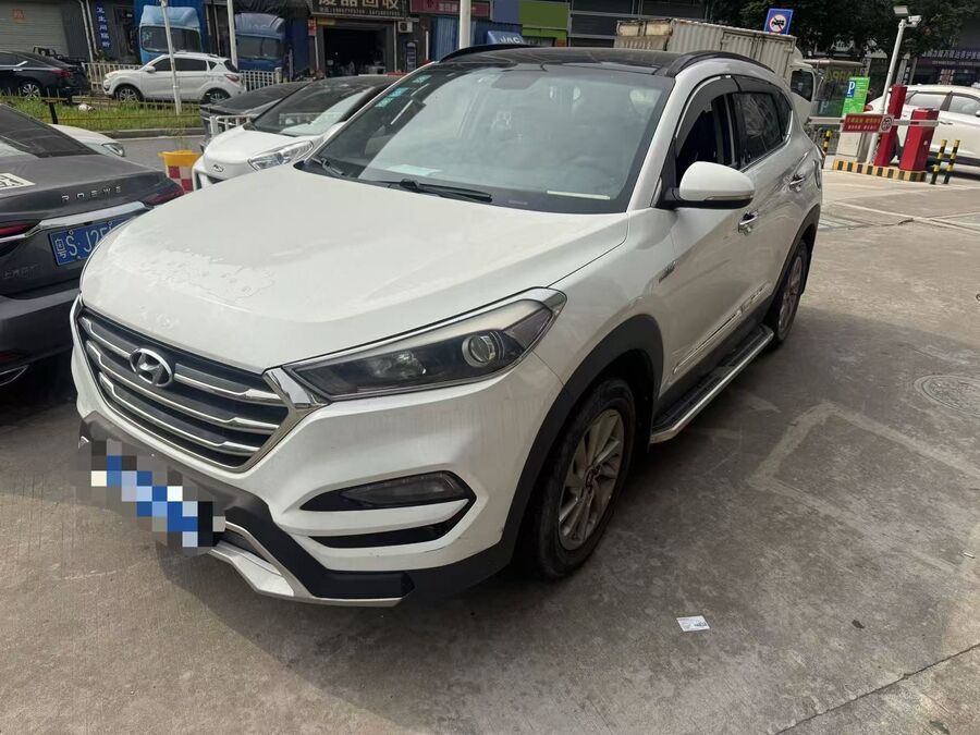 Hyundai Hyundai 2015 Tucson 1.6T GLS Front-Wheel-Drive Smart Model used car for export from China