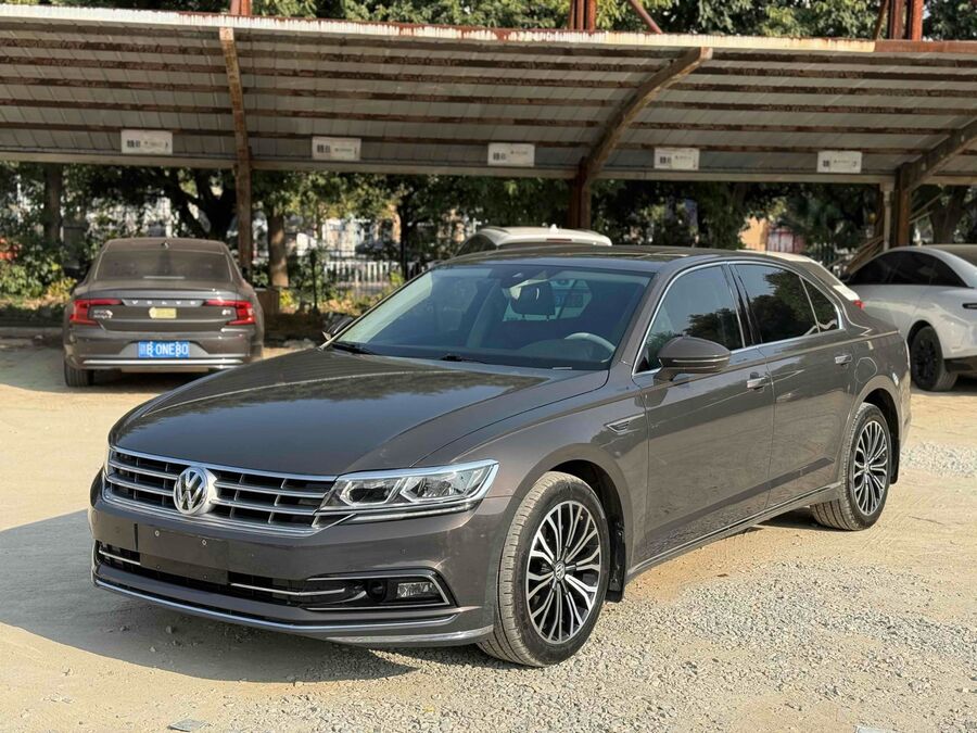 Volkswagen Volkswagen 2018 Phideon 2.0 TSI 380 TSI Front-Wheel-Drive Business Edition (Facelift) used car for export from China