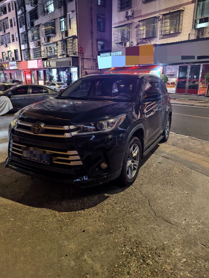 Toyota Toyota 2019 Highlander 2.0T 2WD Luxury 7-Seater used car for export from China