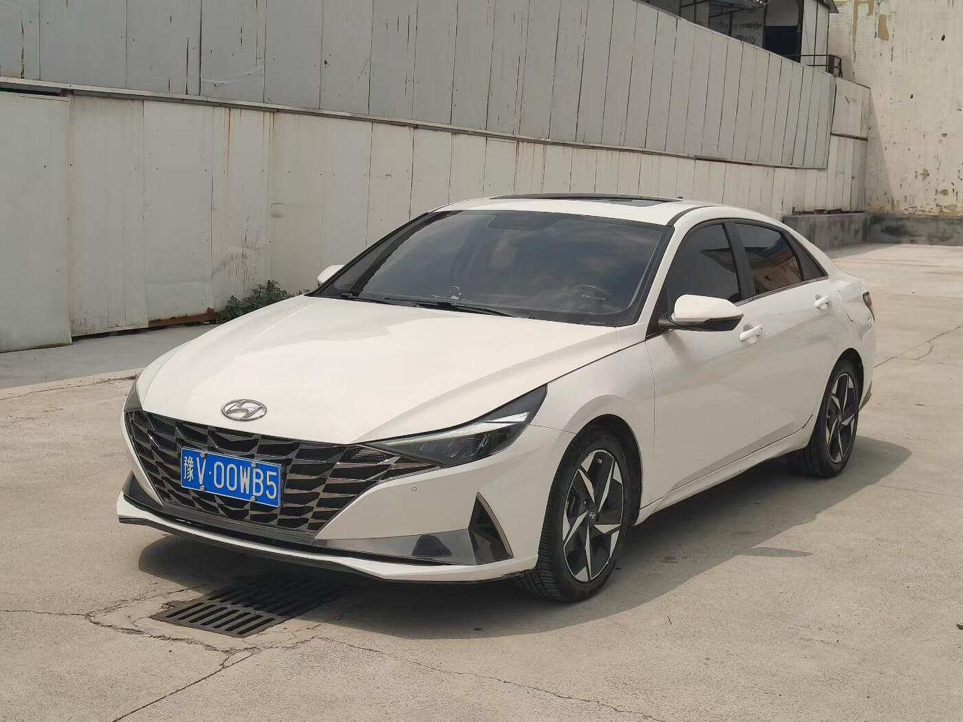 Hyundai 2022 Elantra Sedan 1.5 CVT GLX Elite