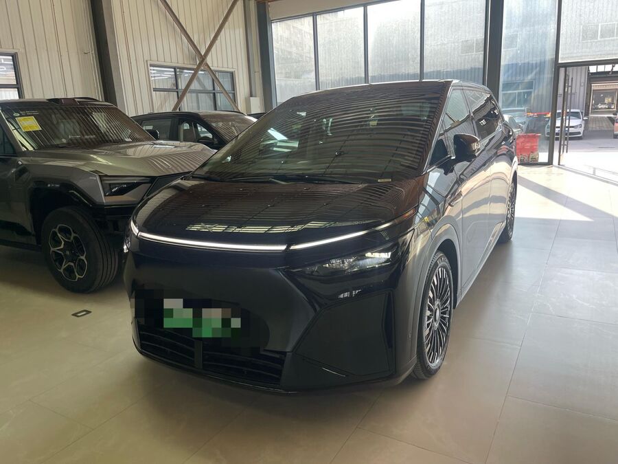 Xpeng XPENG 2026 X9 1602 Ultra used car for export from China