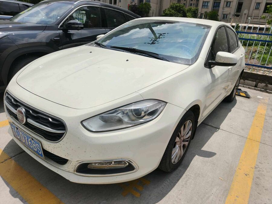 Viaggio Fiat Viaggio 2015 Fei Xiang 1.4T Joy Edition used car for export from China