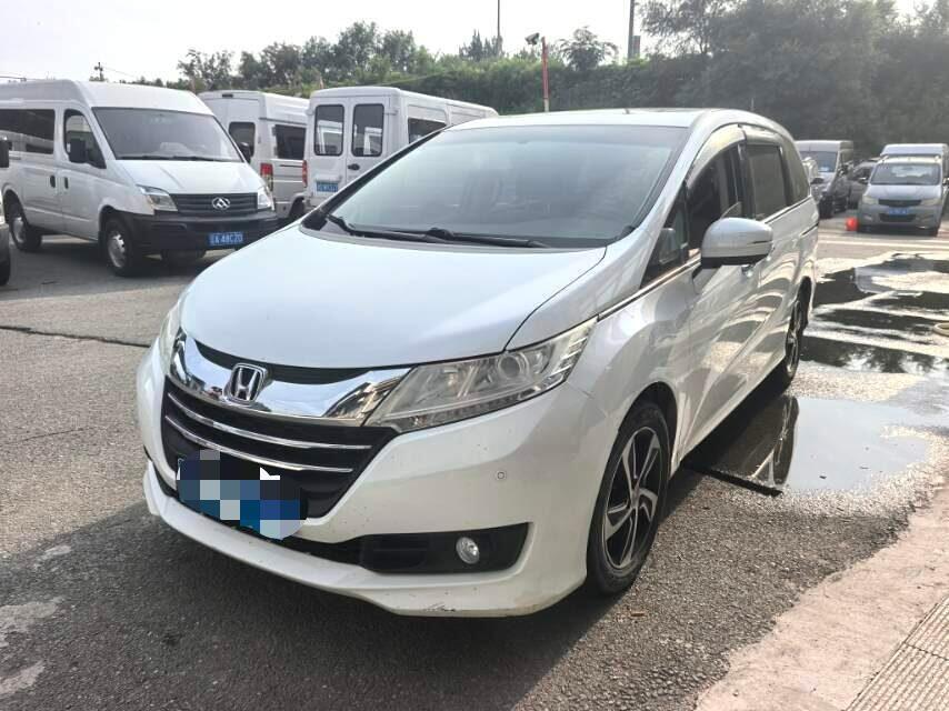 Honda 2015 Odyssey 2.4 CVT Luxury