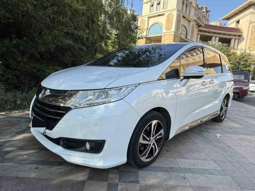 Honda 2015 Odyssey 2.4 CVT Comfort