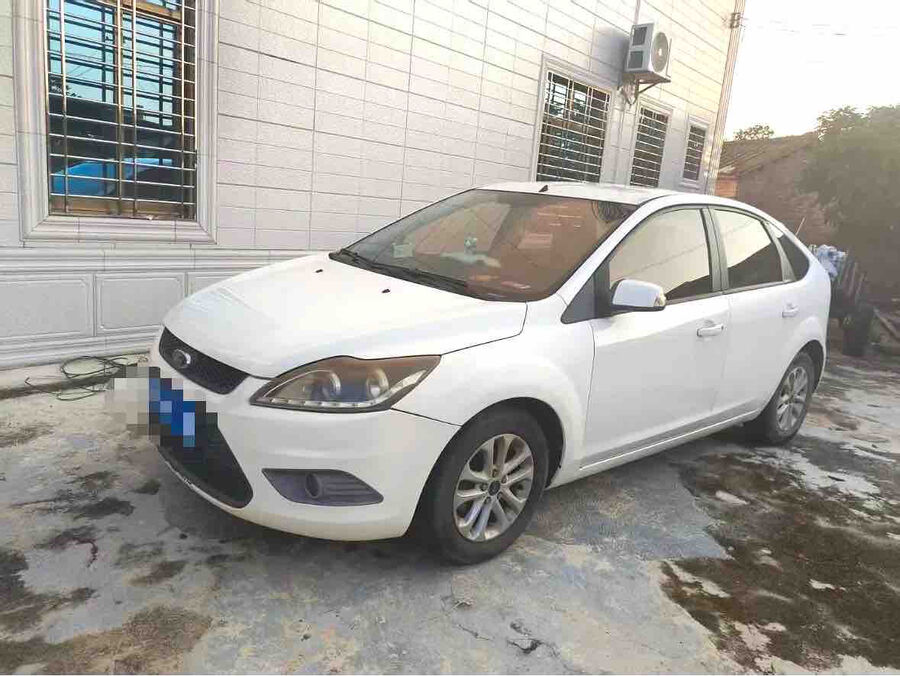 Ford Ford 2013 Classic Focus – Hatchback 1.8 Base used car for export from China