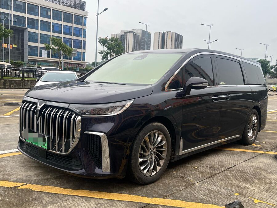 Voyah VOYAH 2024 Dreamer PHEV 1.5T Extended-Range Flagship Version used car for export from China