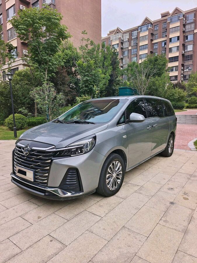 Buick Buick 2023 GL8 Land Business Class 48V 2.0T 652T Smart Enjoyment Model used car for export from China