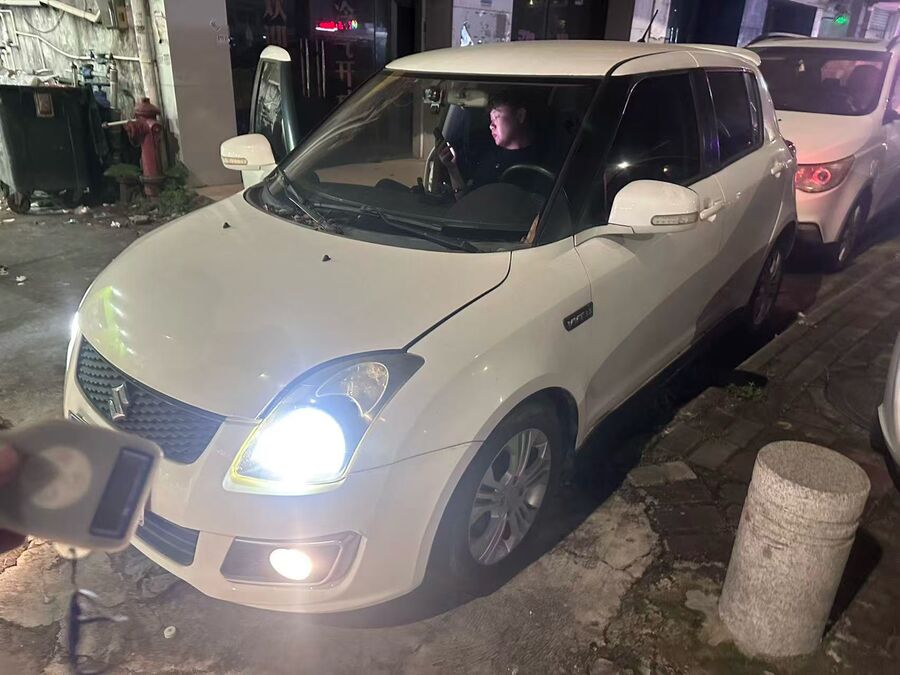 Suzuki Suzuki 2013 Swift 1.5 Standard Version used car for export from China