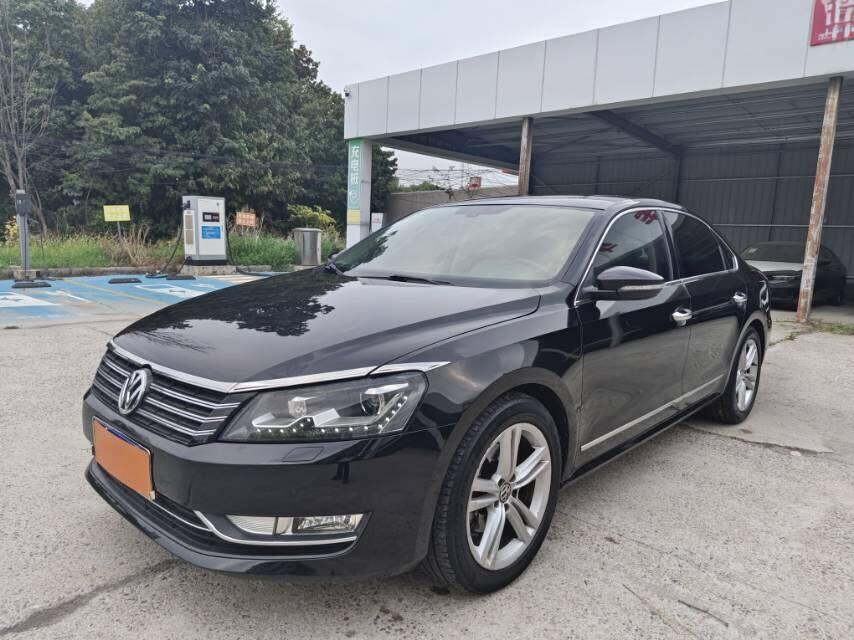 Volkswagen 2014 Passat 1.8 TSI Royal Navigation Edition
