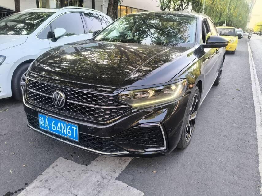 Volkswagen 2024 Passat 2.0 TSI 330 TSI Elite Edition