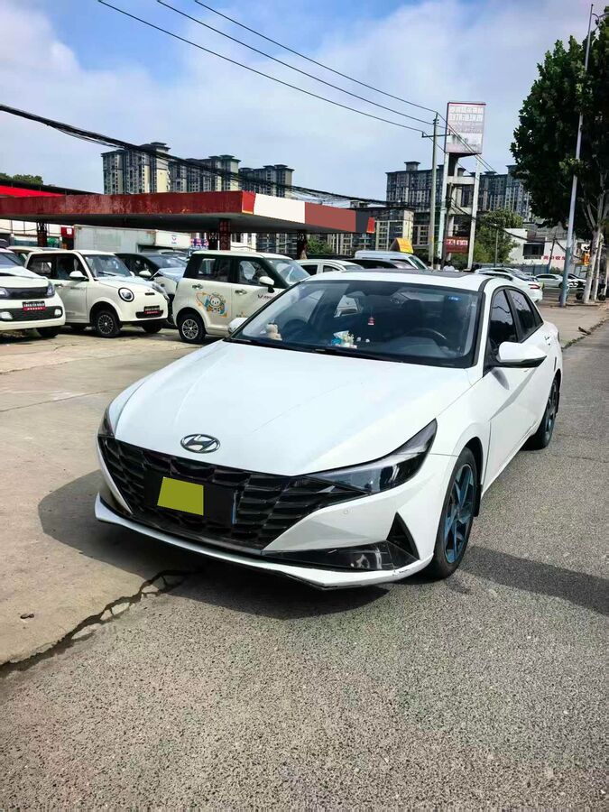 Hyundai Hyundai 2021 Elantra – 3-Box 1.5 CVT LUX Prestige used car for export from China