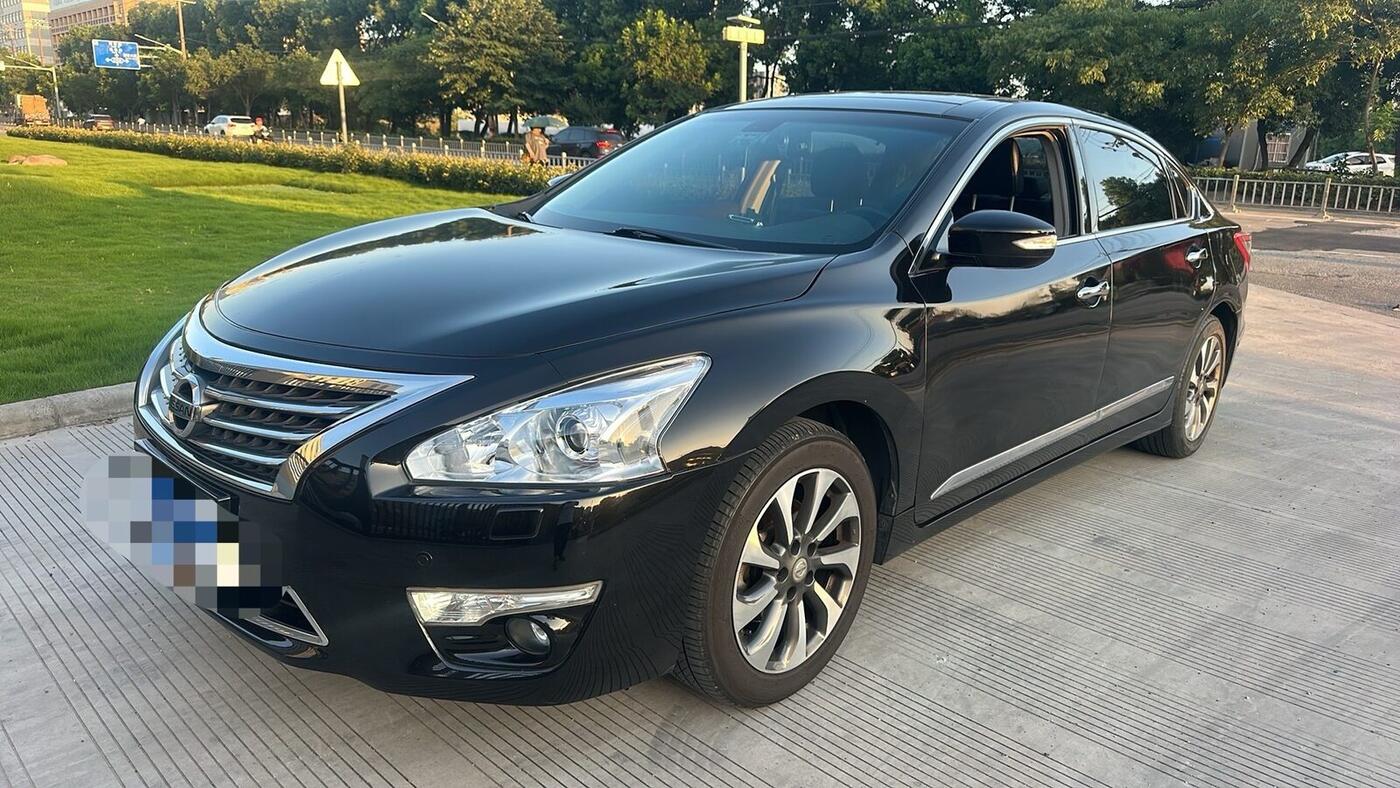 Nissan 2014 Teana/Différence 2.5 CVT XV-VIP Prestige Leader Edition
