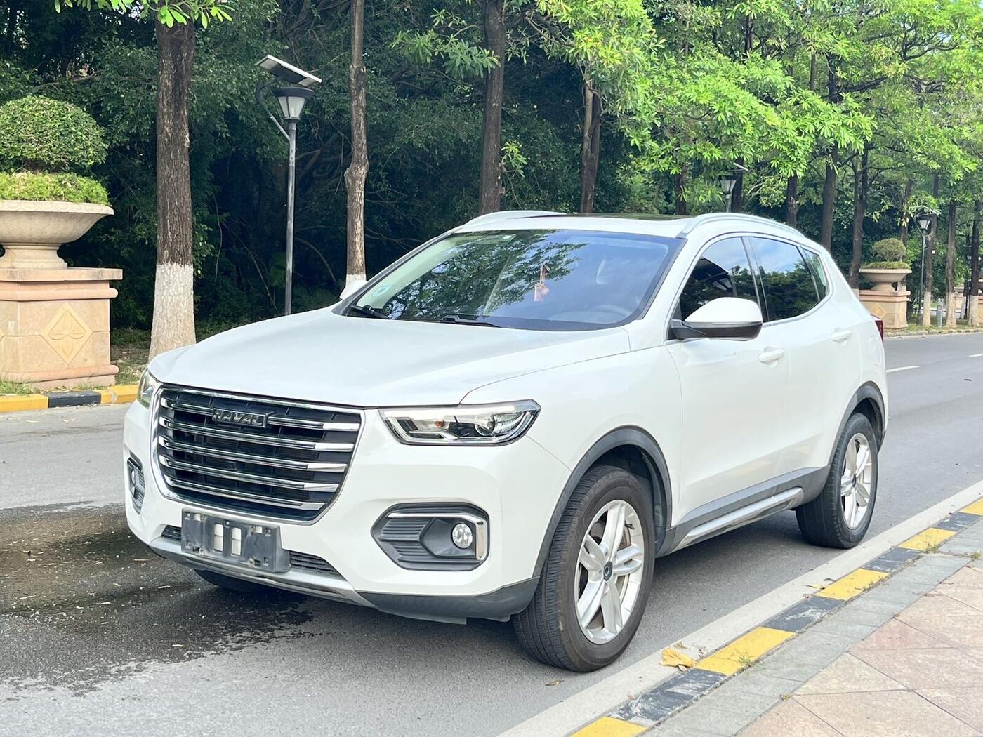 Haval 2019 H4 1.5GDIT Luxury Smart Connect Version with Blue Badge