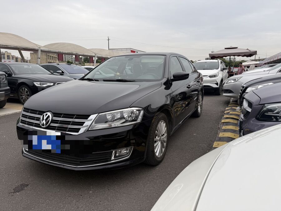 Volkswagen Volkswagen 2013 Lavida 1.6 Luxury Edition used car for export from China