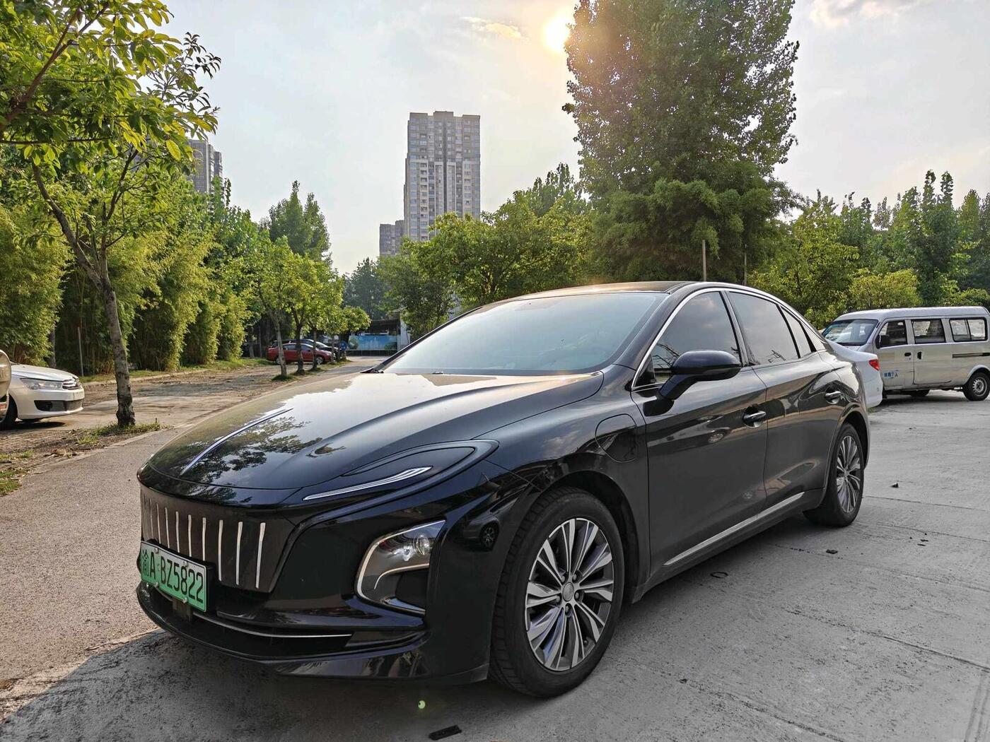 Hongqi 2022 E-QM5 431km Charging Enjoy Version