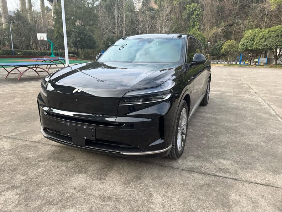 2025 ONVO 2025 L90 Max 6-seater used car for export from China