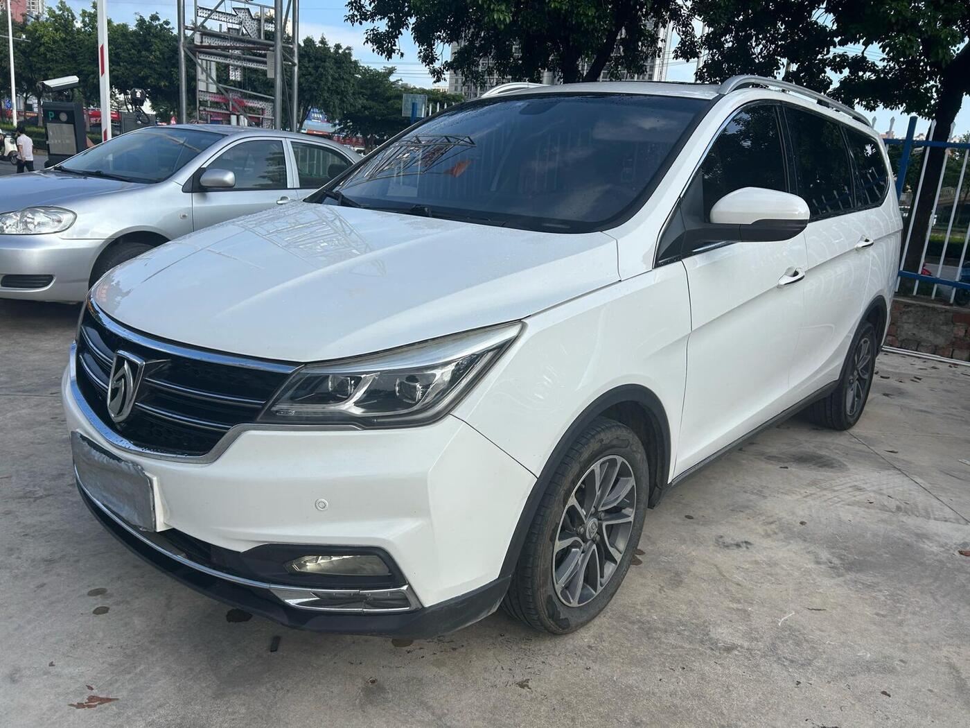 Baojun 2017 730 1.8 Sequential Transmission Luxury 7-seater