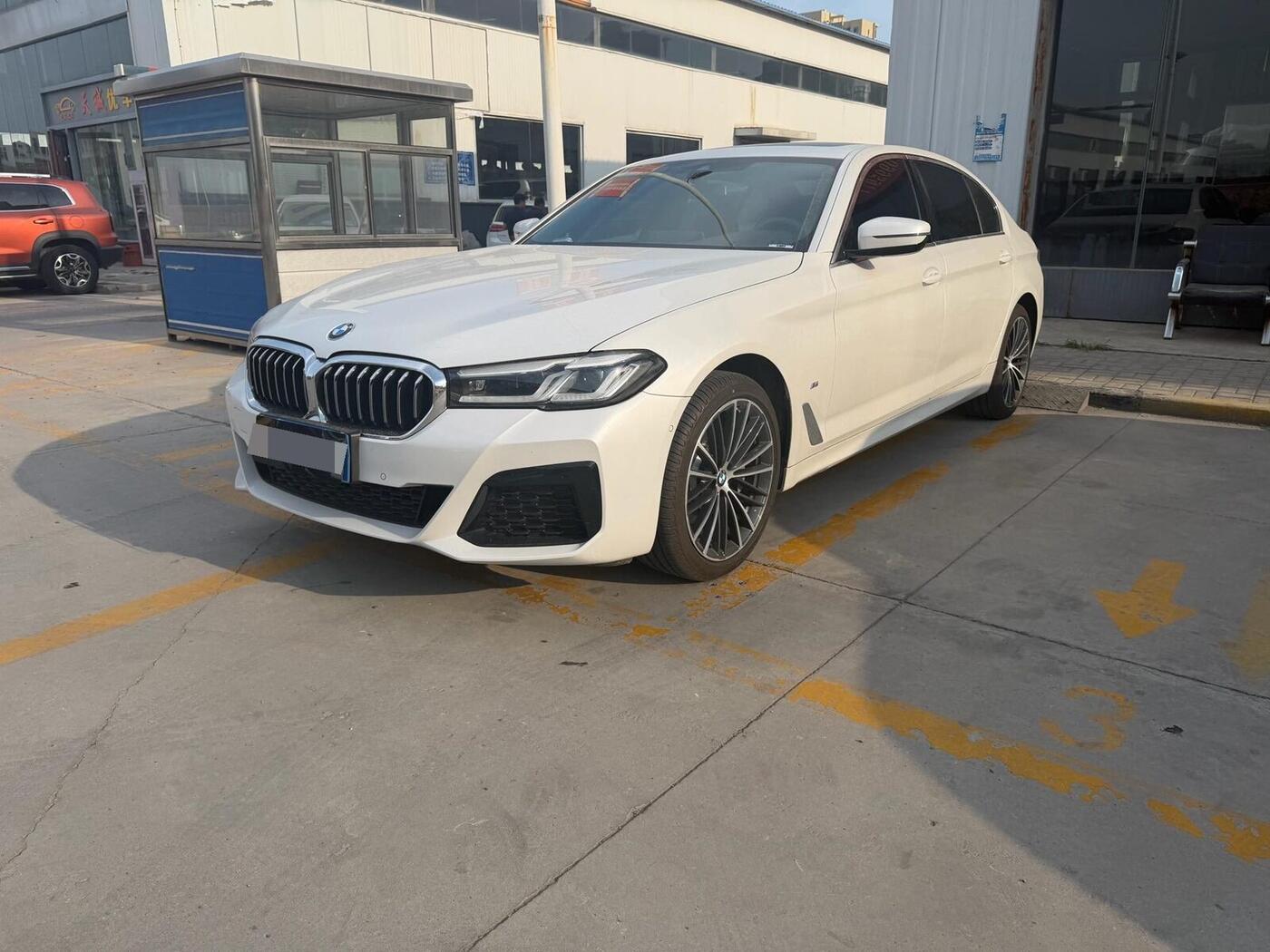 BMW 5 Series 2023 530Li 2.0T Leading Model Luxury Package