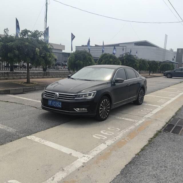 Volkswagen 2016 Passat 1.8 TSI 330 TSI Royal Edition