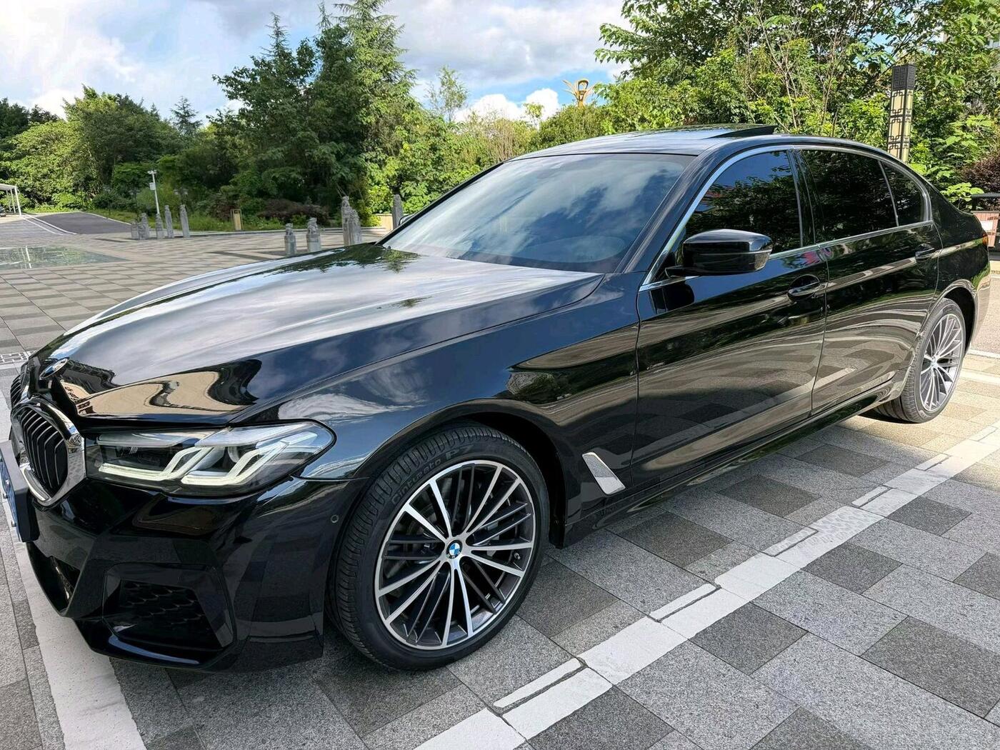 BMW 5 Series 2023 530Li 2.0T Leading Model M Sport Package