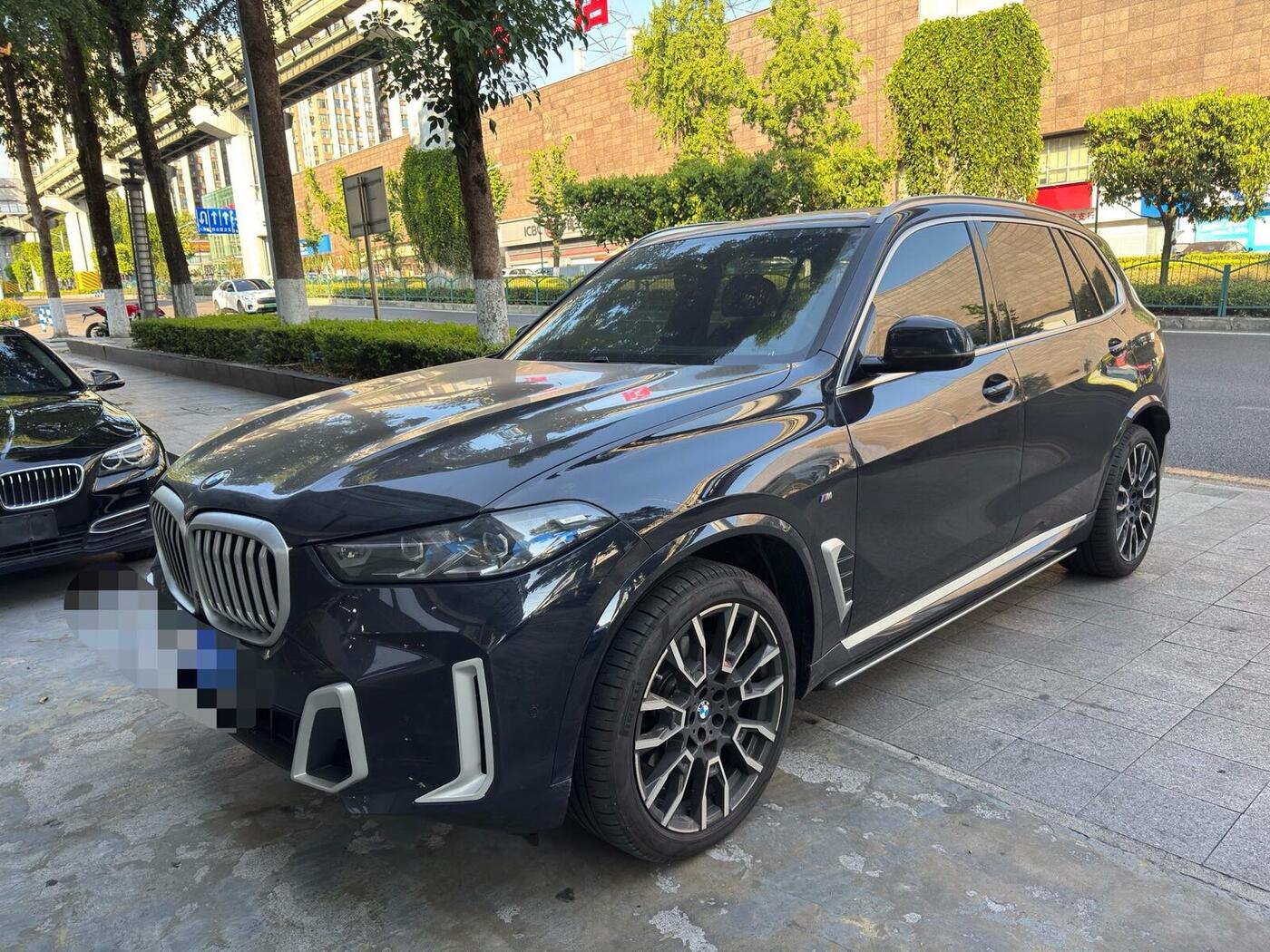 BMW 2025 X5 xDrive40Li 48V 3.0T M Sport Night Sky Package