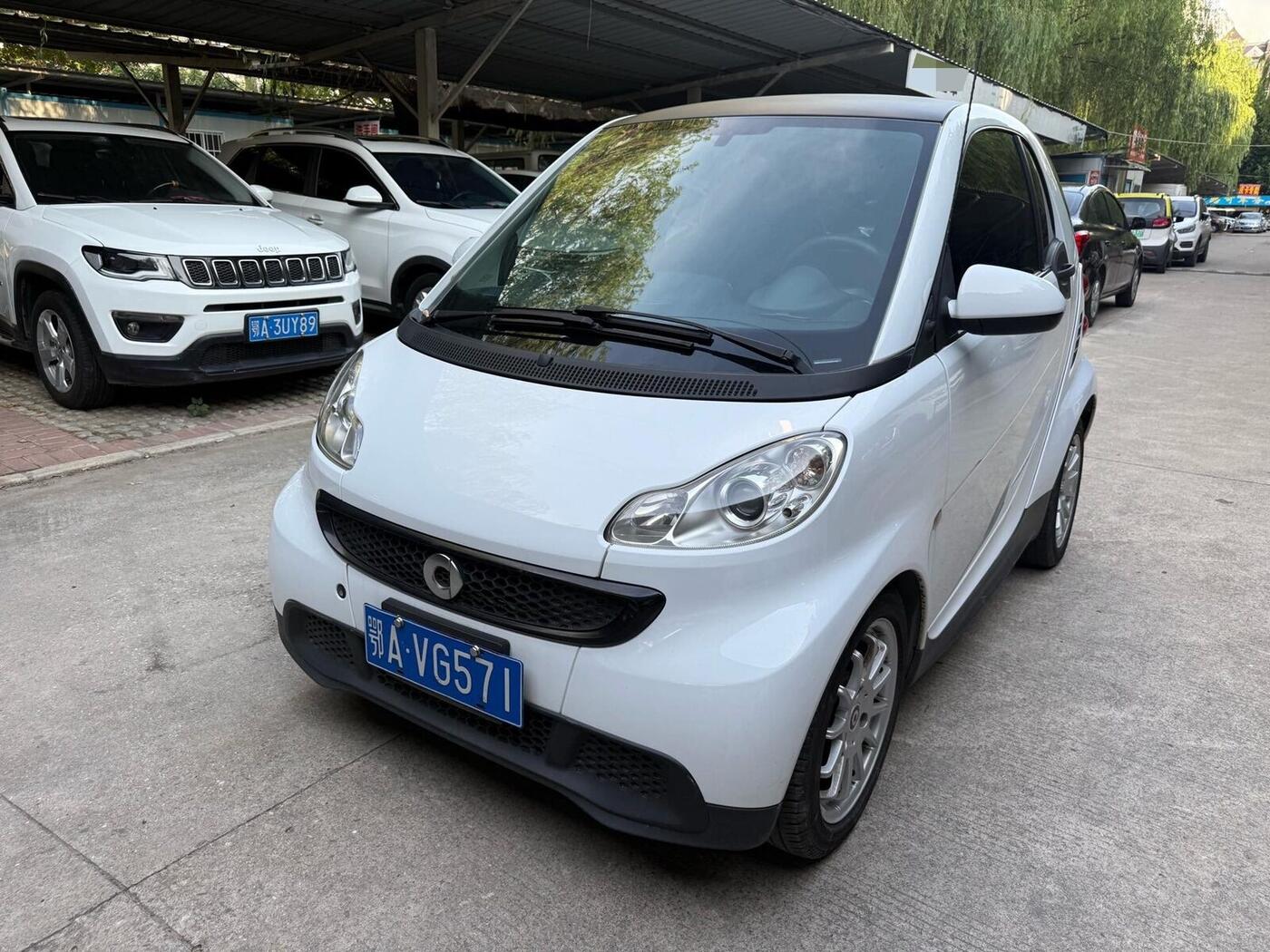 smart Fortwo (Imported) 2014 Fortwo Coupe 1.0 Sequential Shift MHD Urban Lightwave Passion Edition