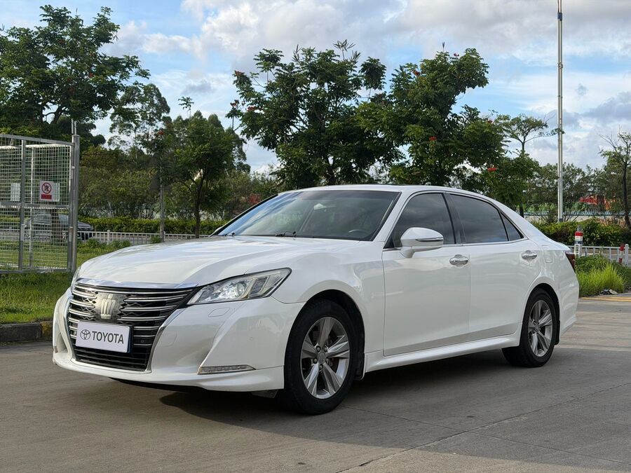 Toyota Toyota 2015 Crown 2.5 Fashion Edition used car for export from China