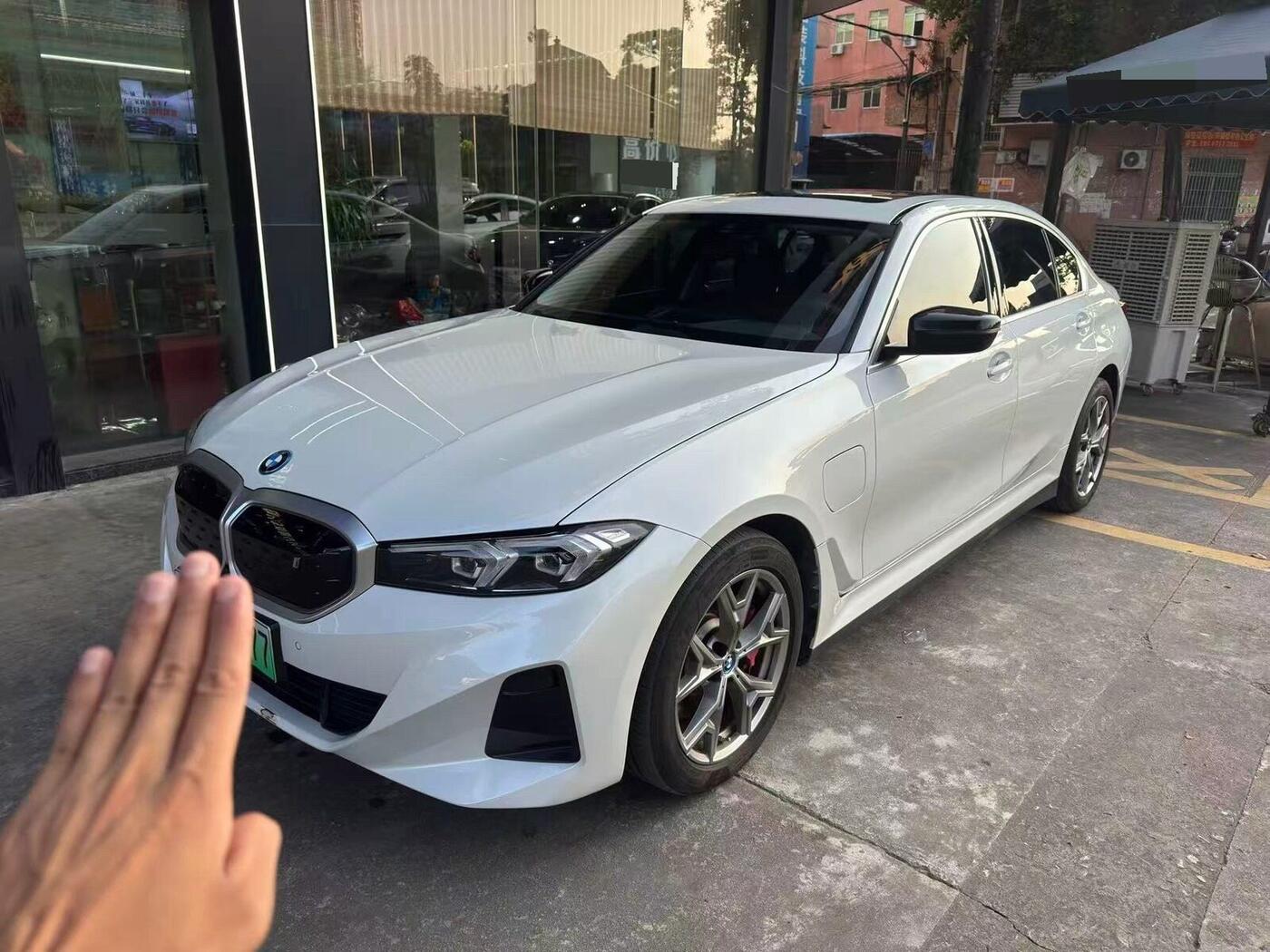 BMW 2024 i3 eDrive 35 L