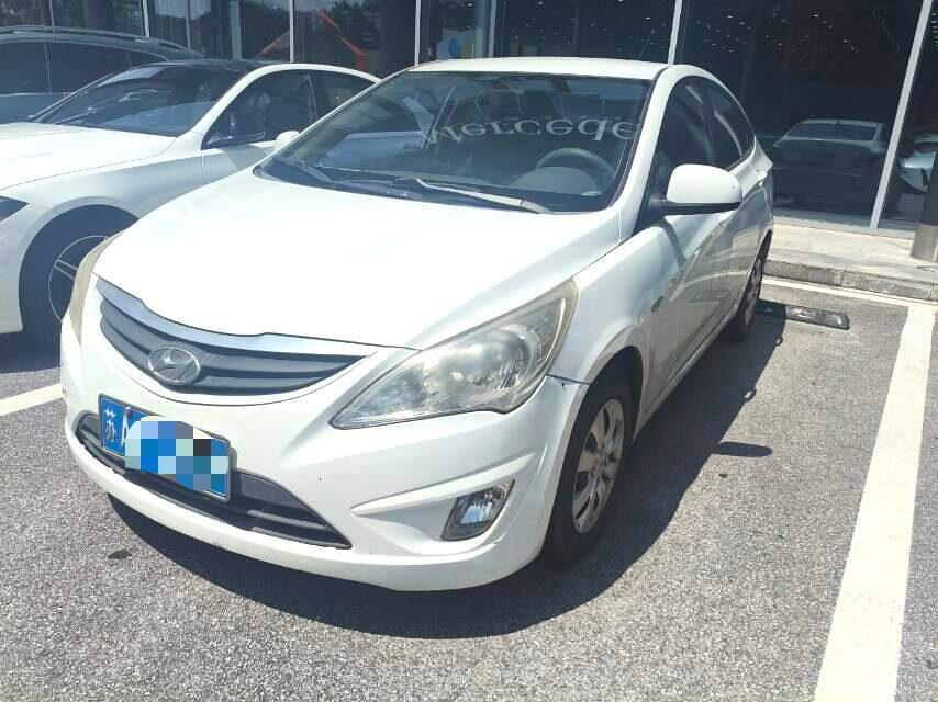 Hyundai Reina 2013 Accent Sedan 1.4 GL Standard Model