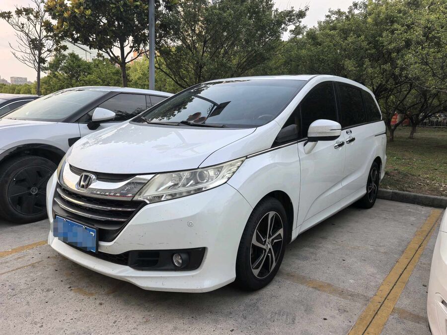 Honda Honda 2017 Odyssey 2.4 CVT Comfort Version used car for export from China