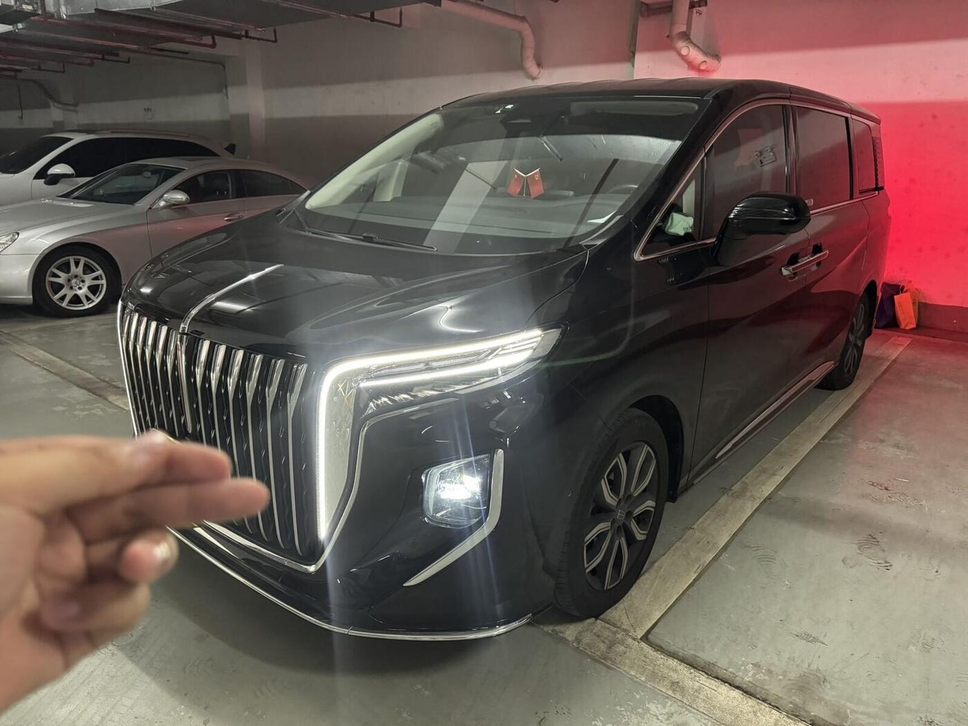 Hongqi 2023 HQ9 48V 2.0T Smart Connect Flag Comfort Version